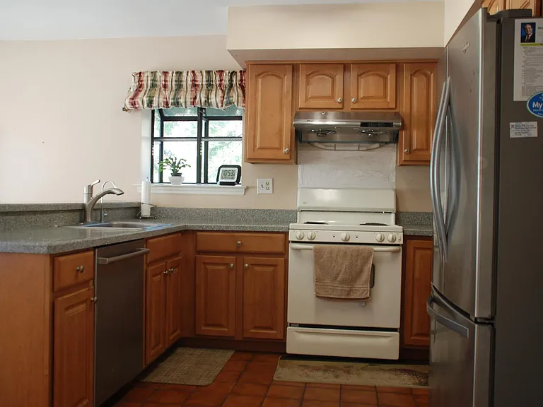 28 Knox Ct — Photo 4