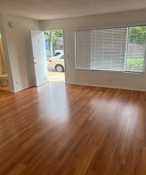 501 Venice Blvd — Photo 5