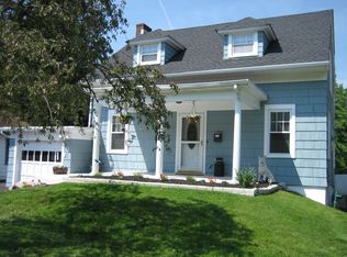 15 Saint Nicholas Pl, Red Bank, NJ 07701