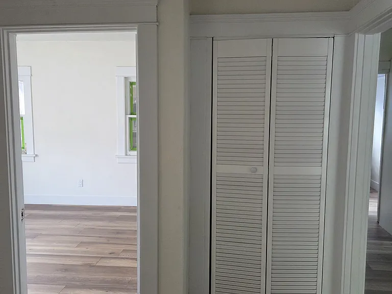 1345 S Flower St — Photo 14