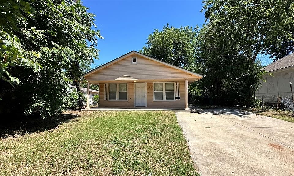 1st image of 405 SE 22nd St
