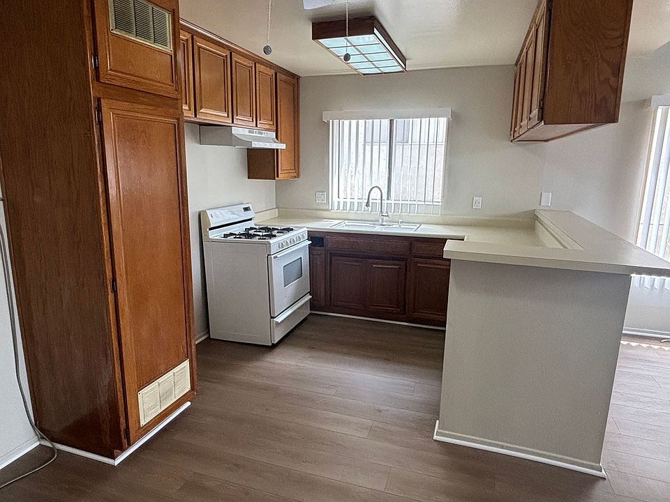 1st image of 5234 Cartwright Ave #6