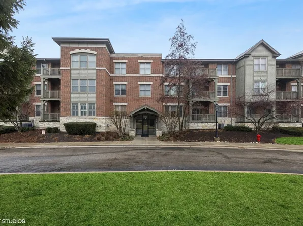 267 E Railroad Ave Unit 304, Bartlett, IL 60103