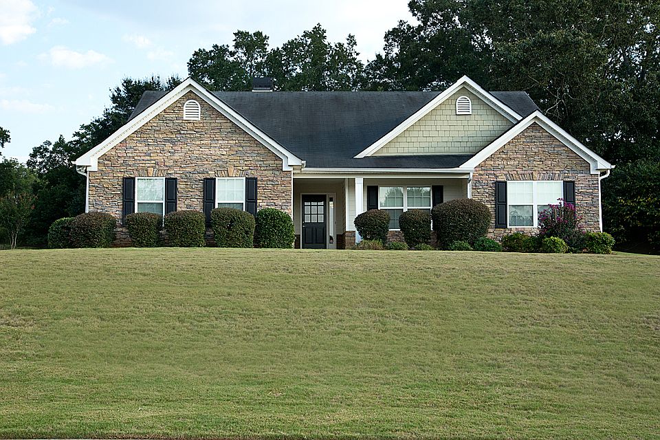 1st image of 111 Lucille Ln