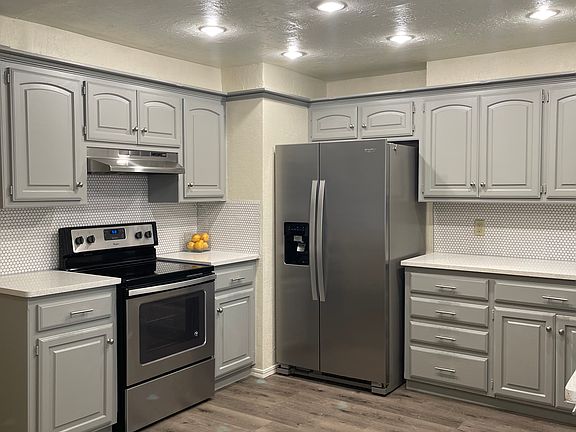 5th image of 4876 Bismarc Dr