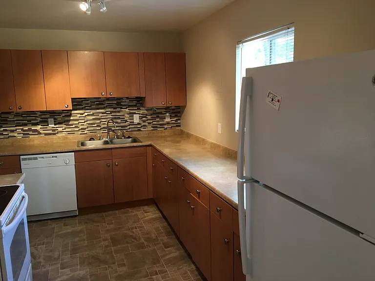305 Crestone Ave — Photo 9