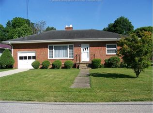 182 Riverbend Blvd, Saint Albans, WV 25177