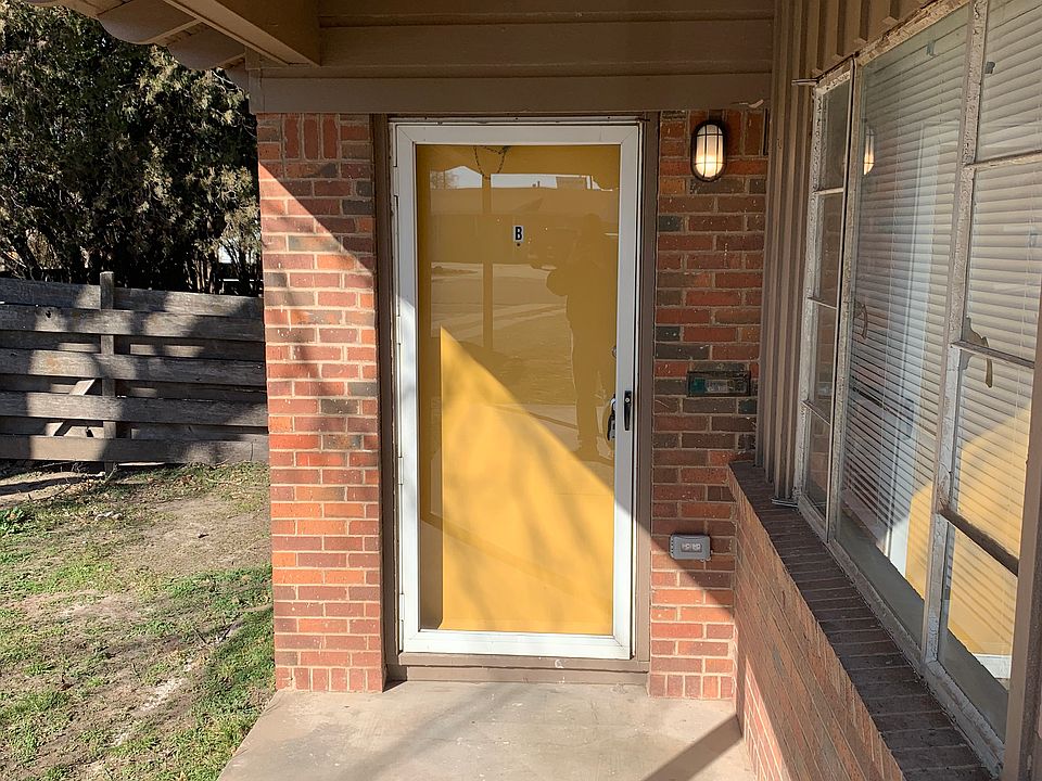 1st image of 2804 Westhaven Cir #B