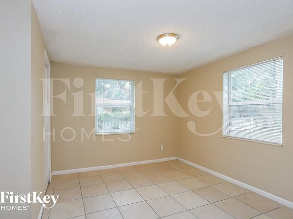 3rd image of 2017 E Okaloosa Ave
