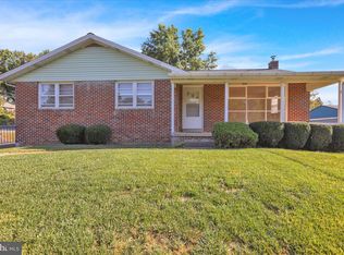 1030 Chestnut St, Leesport, PA 19533