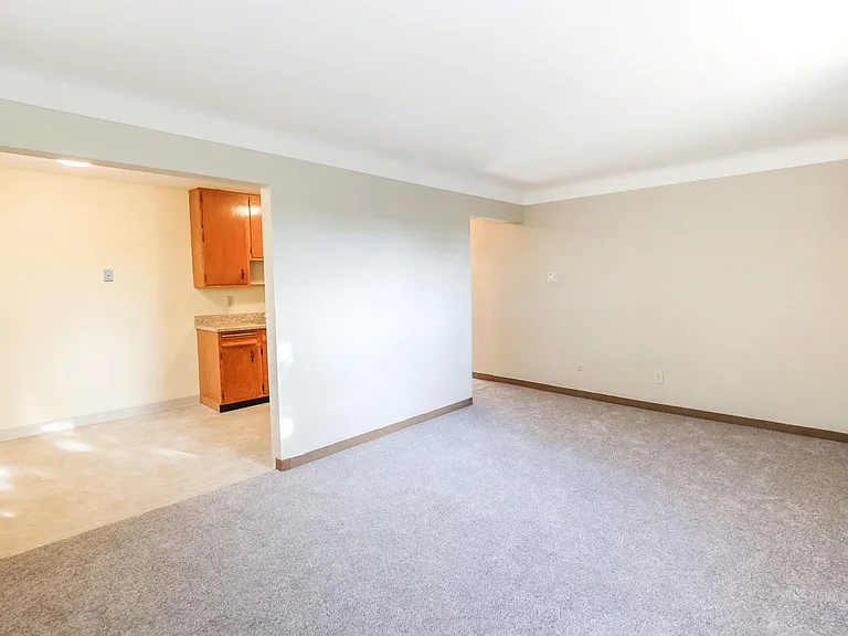 Rankin Apartments — Photo 5