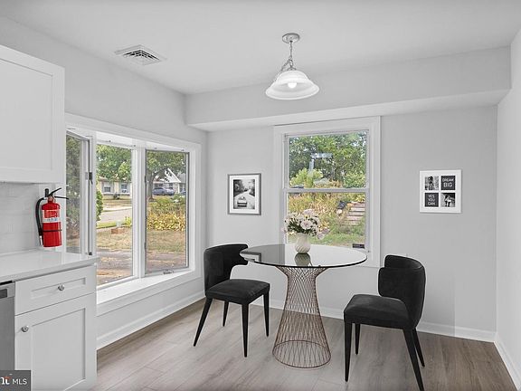 4th image of 14 Petunia Ln