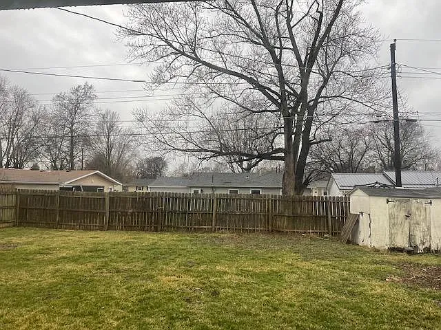 209 Avalon Ln — Photo 10
