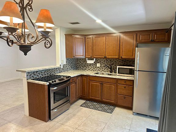 2nd image of 634 Glenridge Dr