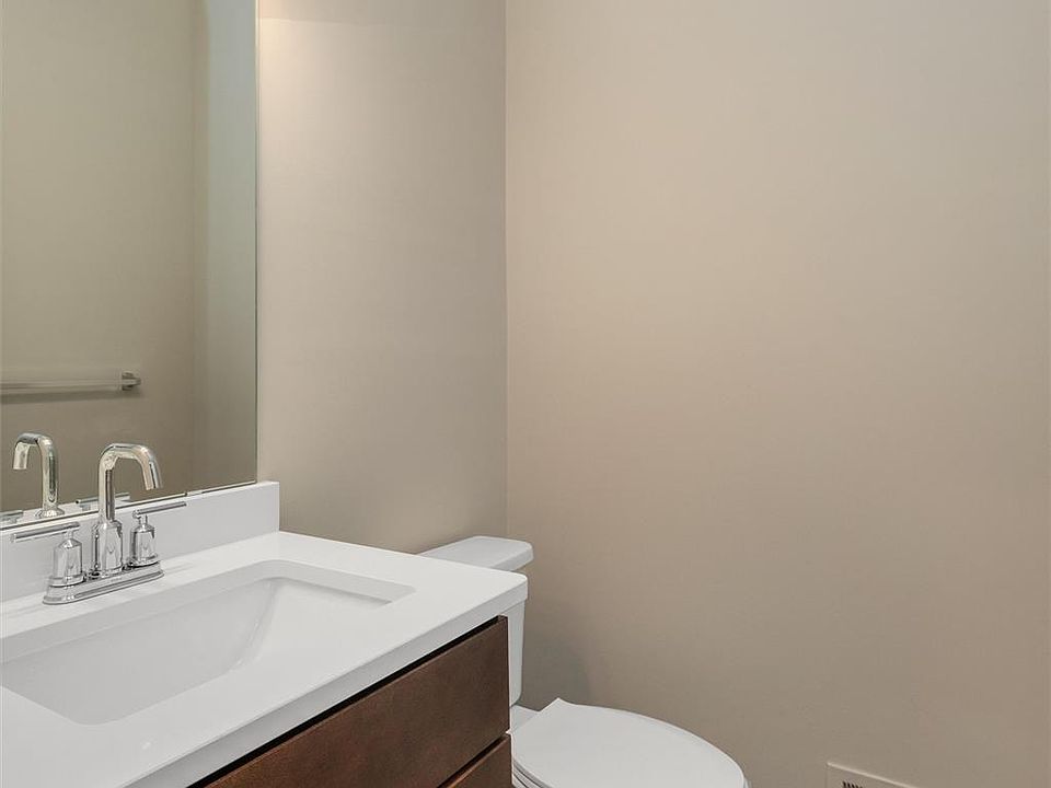 807 Balmoral Ln, photo 11