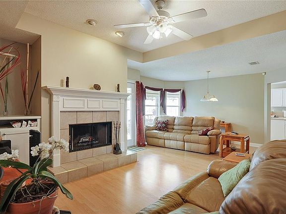 3rd image of 2685 Longbranch Dr