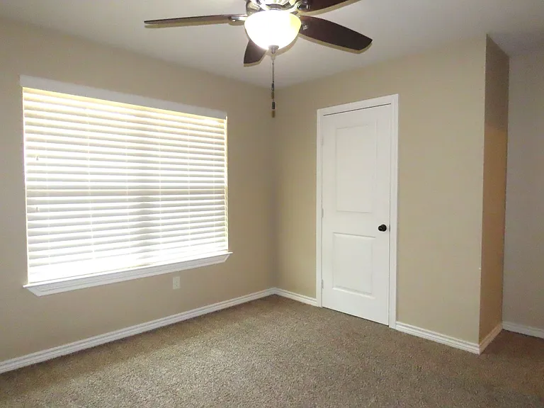 414 Asher — Photo 16