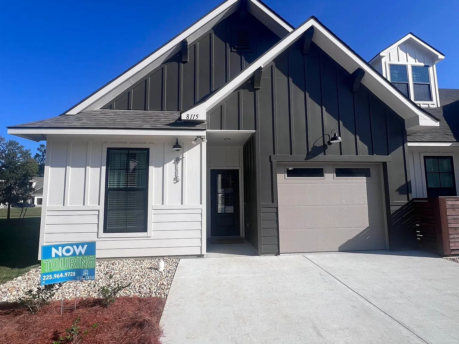 3 bed, 1124 sqft, $2,100 — Photo 1