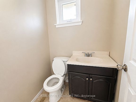5th image of 238 Braymore Blvd