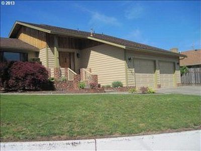 2020 NW Canterbury Dr, Roseburg, OR, 97471