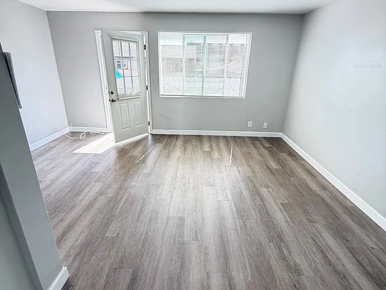5641 Mildred St, San Diego, CA 92110 — Photo 8