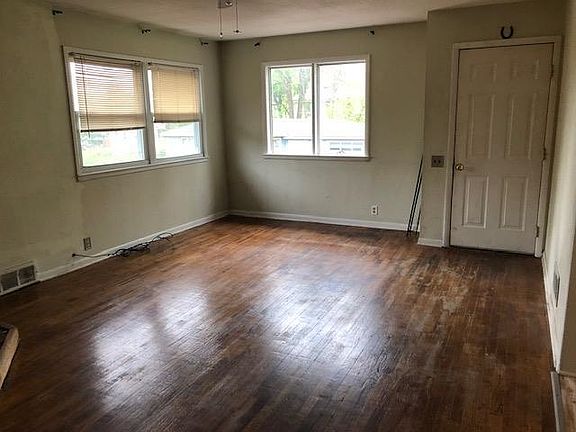 3rd image of 1904 Monterey St