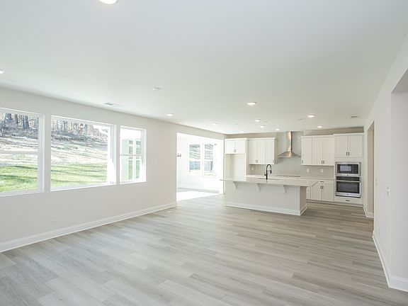 5th image of 2353 Williamsport Lndg