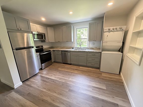 3rd image of 602 South Rd #C