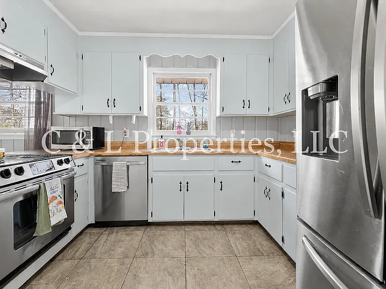 102 Ilene St — Photo 1