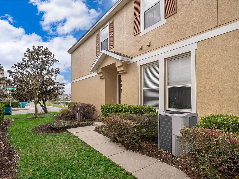 10791 Gran Paradiso Dr #13A — Photo 2