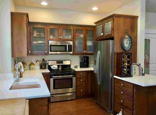 515 G St APT 249, Jacksonville, OR