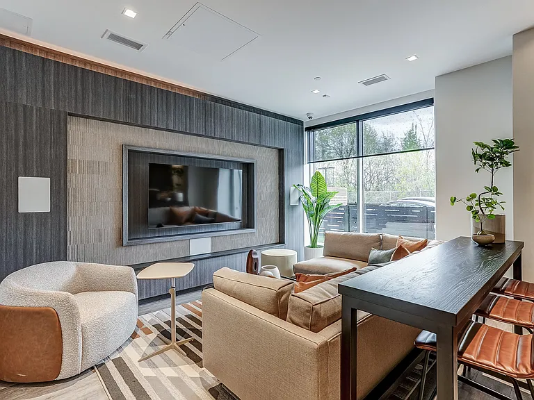610 Martin Grove Rd — Photo 23