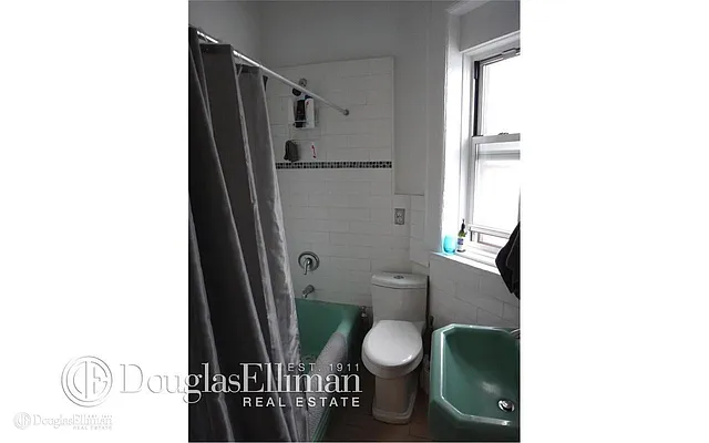 Rented by Douglas Elliman | media 16