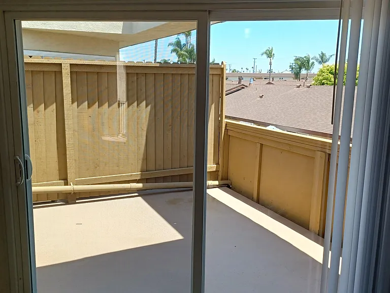 Huntington Garden Apartments — Photo 43
