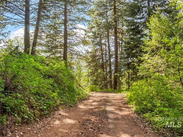 470 Collier View Rd, Cascade, ID 83611