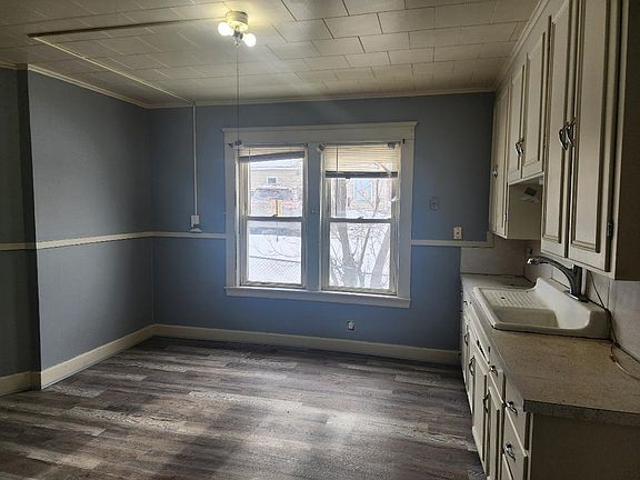 5th image of 628 Hillsboro Street
