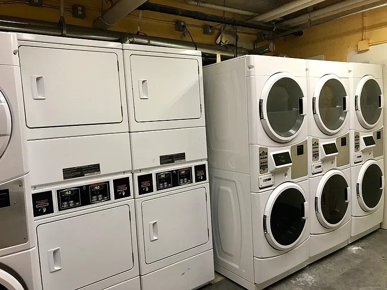 Oasis Apartments — Photo 13