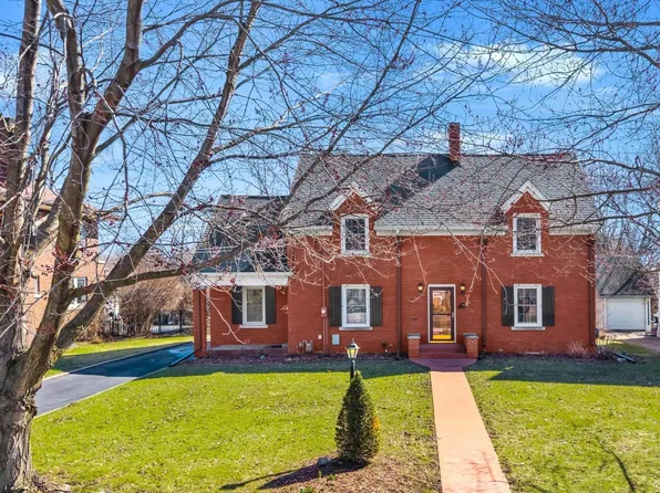 745 N Academy St, Galesburg, IL 61401