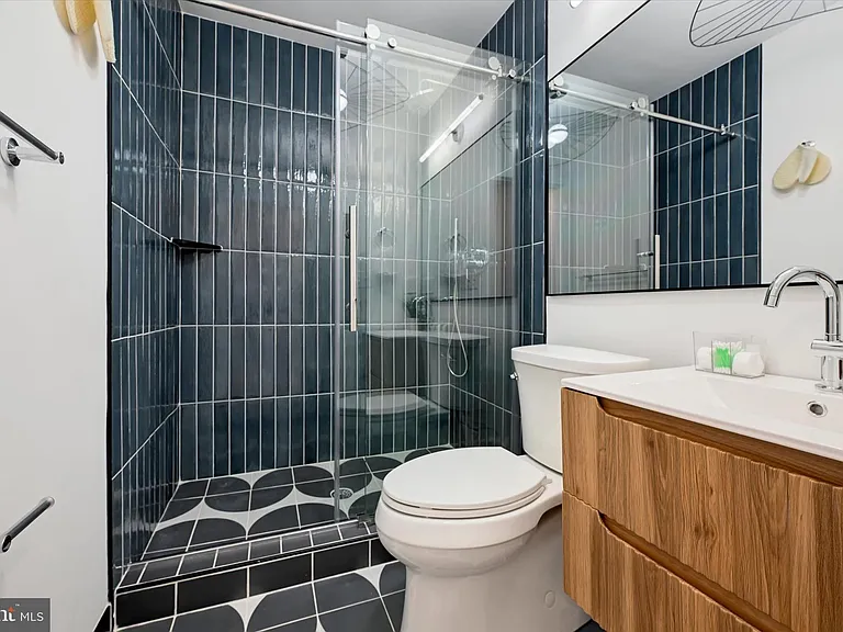 1705 Olive St — Photo 13