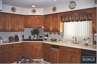 CUSTOM MADE CABINETS