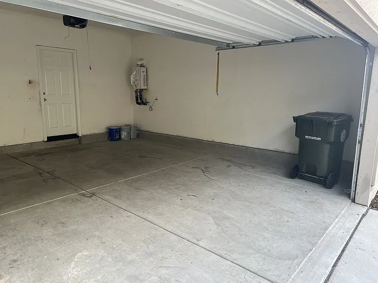 3911 Streamline St — Photo 26