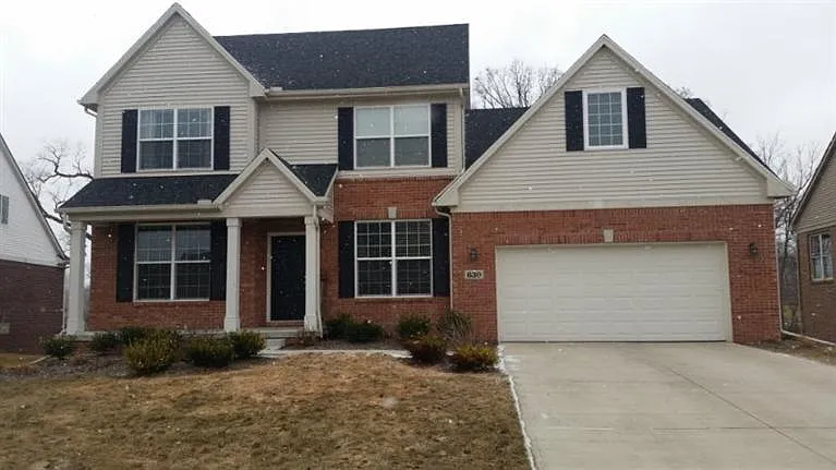 630 Fairways Ln photo 1