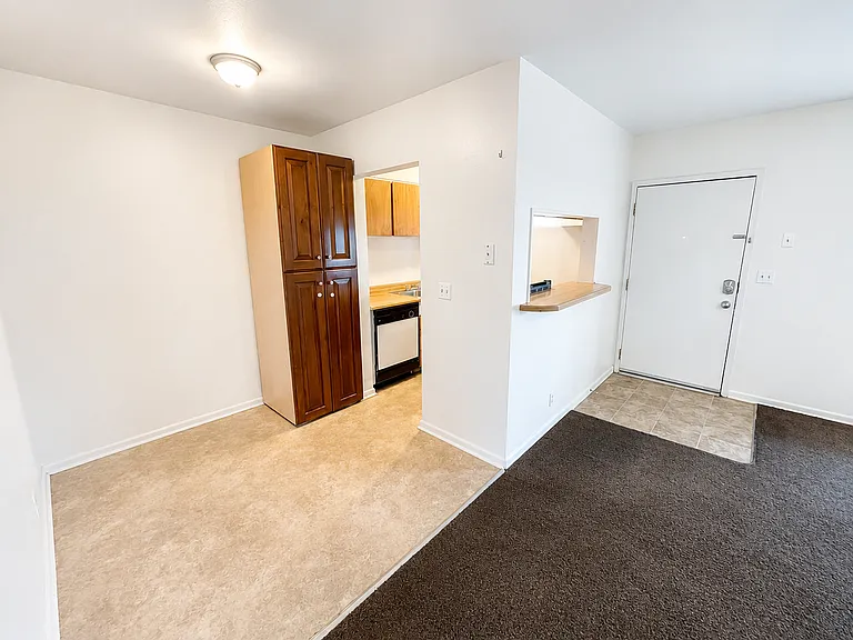 4371 / 4365 S Fairbourne Ave — Photo 2