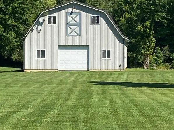 5218 Ferry Rd, Wakeman, OH 44889