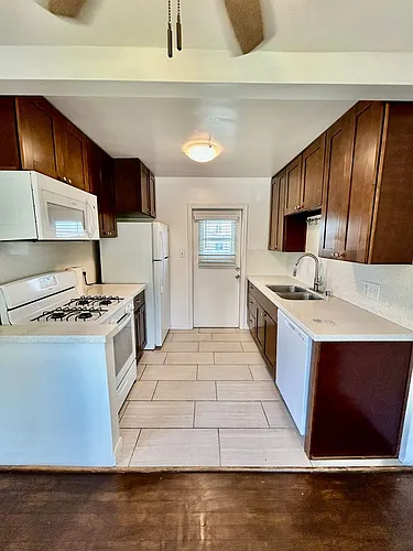 Charming and Bright 2 bed 1 bath in Point Loma Photo 1