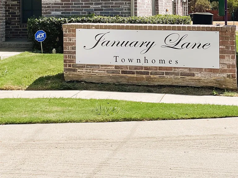 2320 Calendar Ct — Photo 2