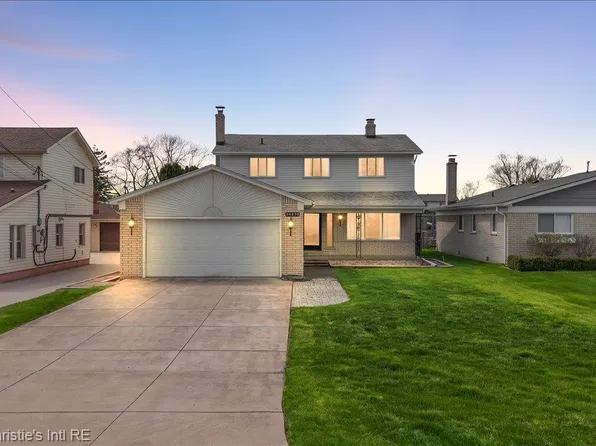 39375 E Archer Dr, Harrison Township, MI 48045