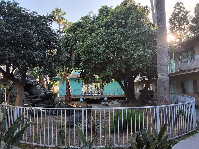 109 Almansor St — Photo 1