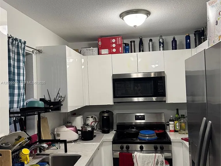 2730 NW 44th St #3 — Photo 11