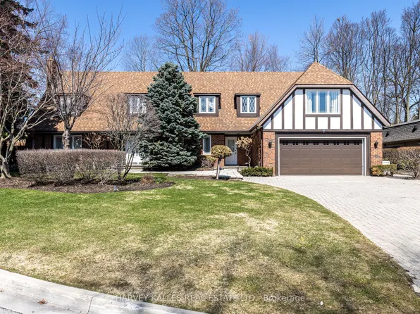 10 Whitelaw Ct, Markham, ON L3T 5E7